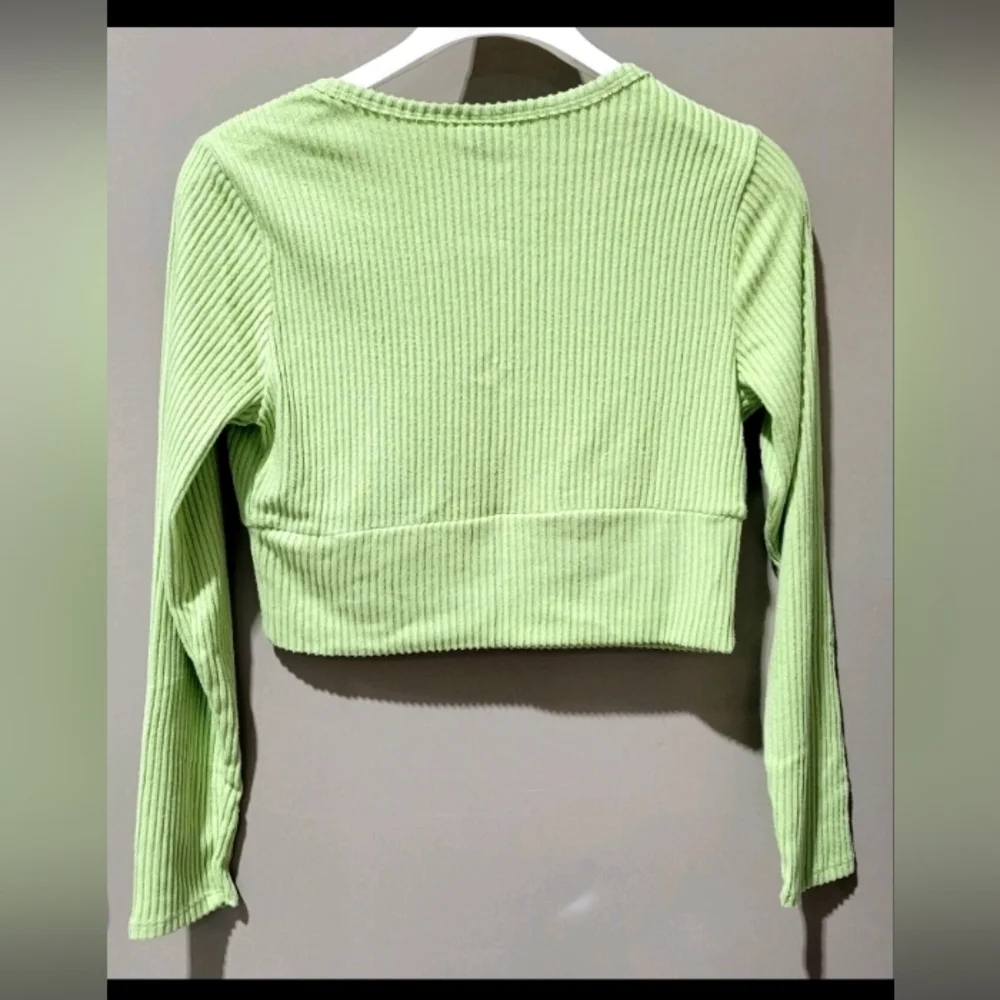 Wild Fable Women's Ribbed & Deep V-Neck LS Soft & Cozy Green Crop Top